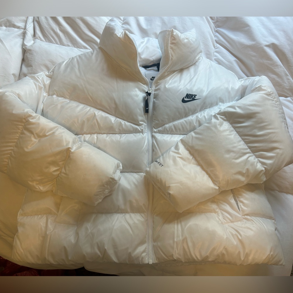 Cropped Nike Puffer
